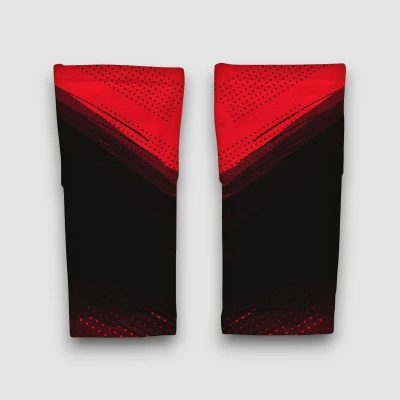 Personalizované futbalové návleky v červeno-čiernej farbe