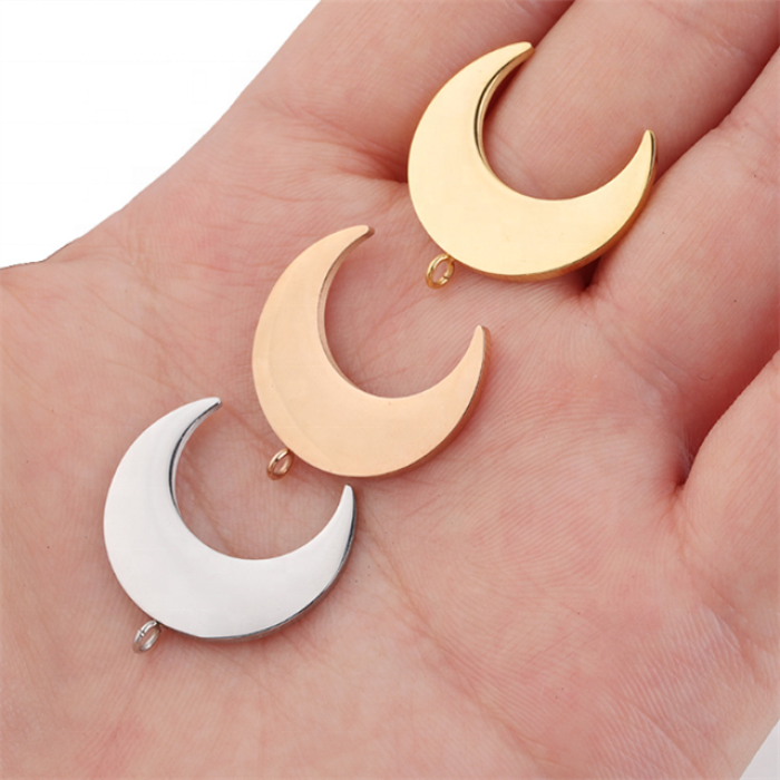 Náhrdelník s príveskom polmesiaca