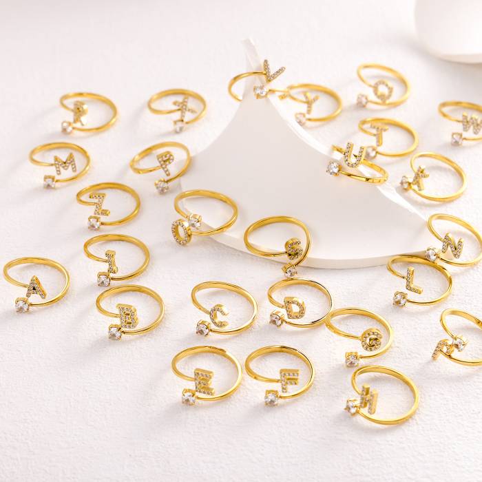 Personalizovaný prsteň s iniciálou