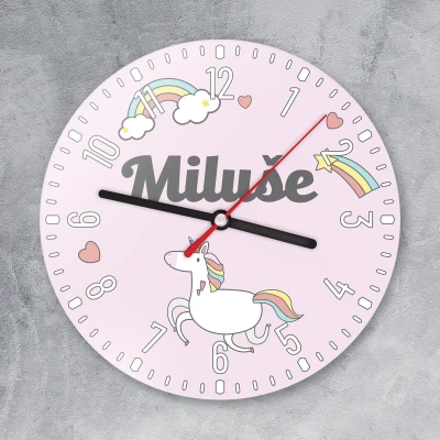 Nástenné hodiny do dievčenskej izby
