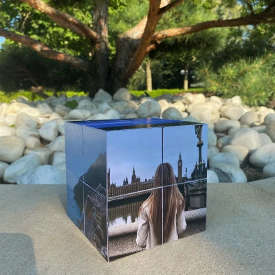 Prispôsobená nekonečná kocka - 12 obrázkov