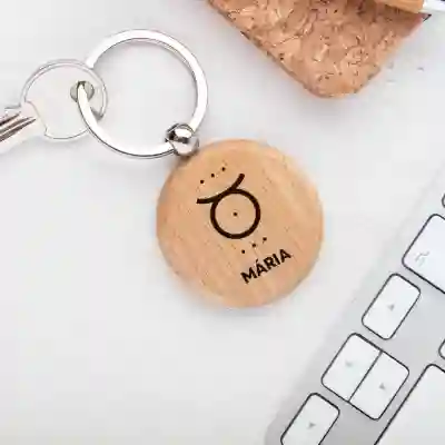 Personalizovaná drevená kľúčenka so znamením Býka
