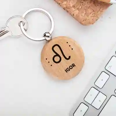 Personalizovaná drevená kľúčenka so znamením Leva