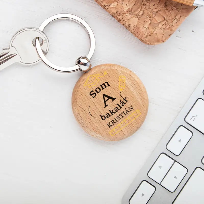 Personalizovaná drevená kľúčenka - mám licenciu