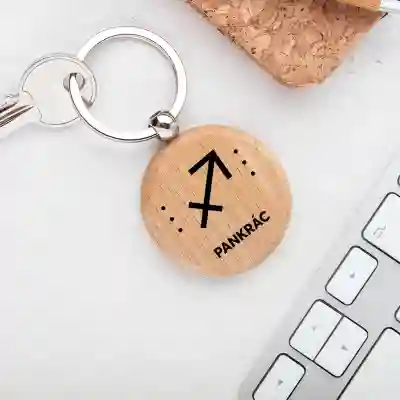 Personalizovaná drevená kľúčenka so znamením Strelca