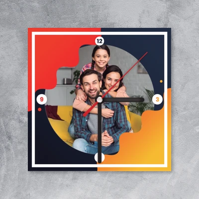 Personalizované nástenné hodiny s rodinnou fotografiou